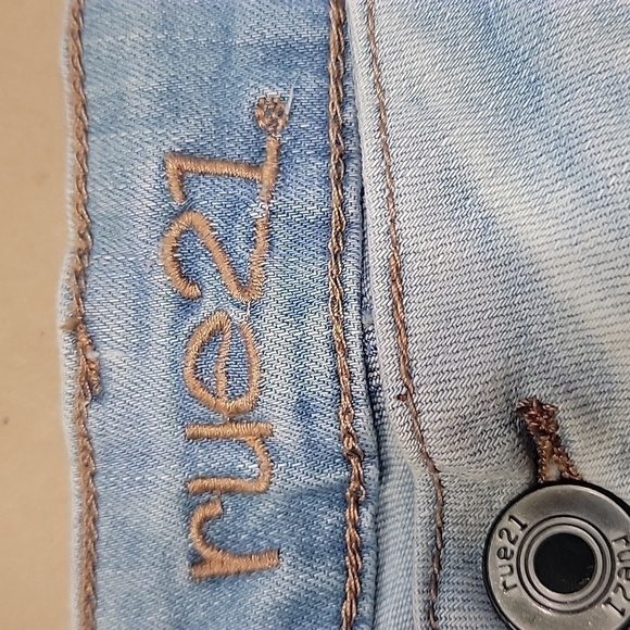 Rue21+ Size 20 High Rise Ankle Jeggings, Light Wash, Distressed, NEW with Tag - Picture 8 of 13